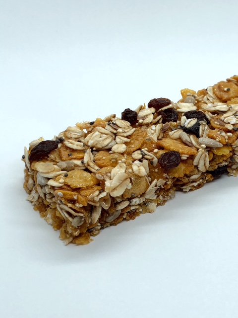 Barra de cereal con pasas
Ingredientes: Avena, copos de maiz, miel, semillas de girasol, jarabe de glucosa, pasas de uva, sésamo, quinoa, amaranto, semillas de chía, semillas de lino.